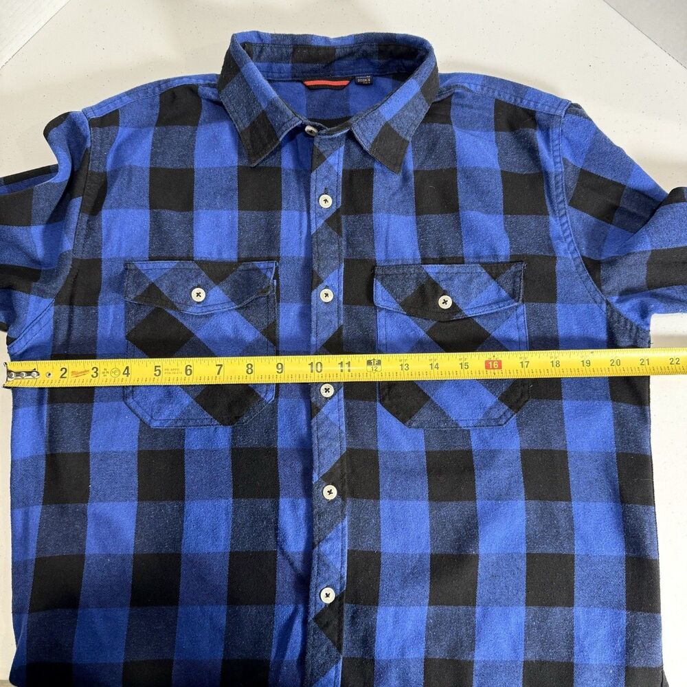 Design in Italy Men's Medium Blue & Black Plaid Flannel Button-Up Shirt‎ Outdoor - Picture 8 of 9